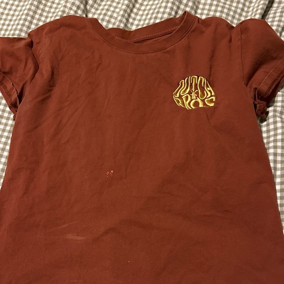 Dutch Bros Maroon Tee with Yellow Logo - Picture 1 of 1